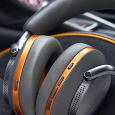 Bowers & Wilkins McLaren Limited Edition Px8 — лімітована версія навушників.